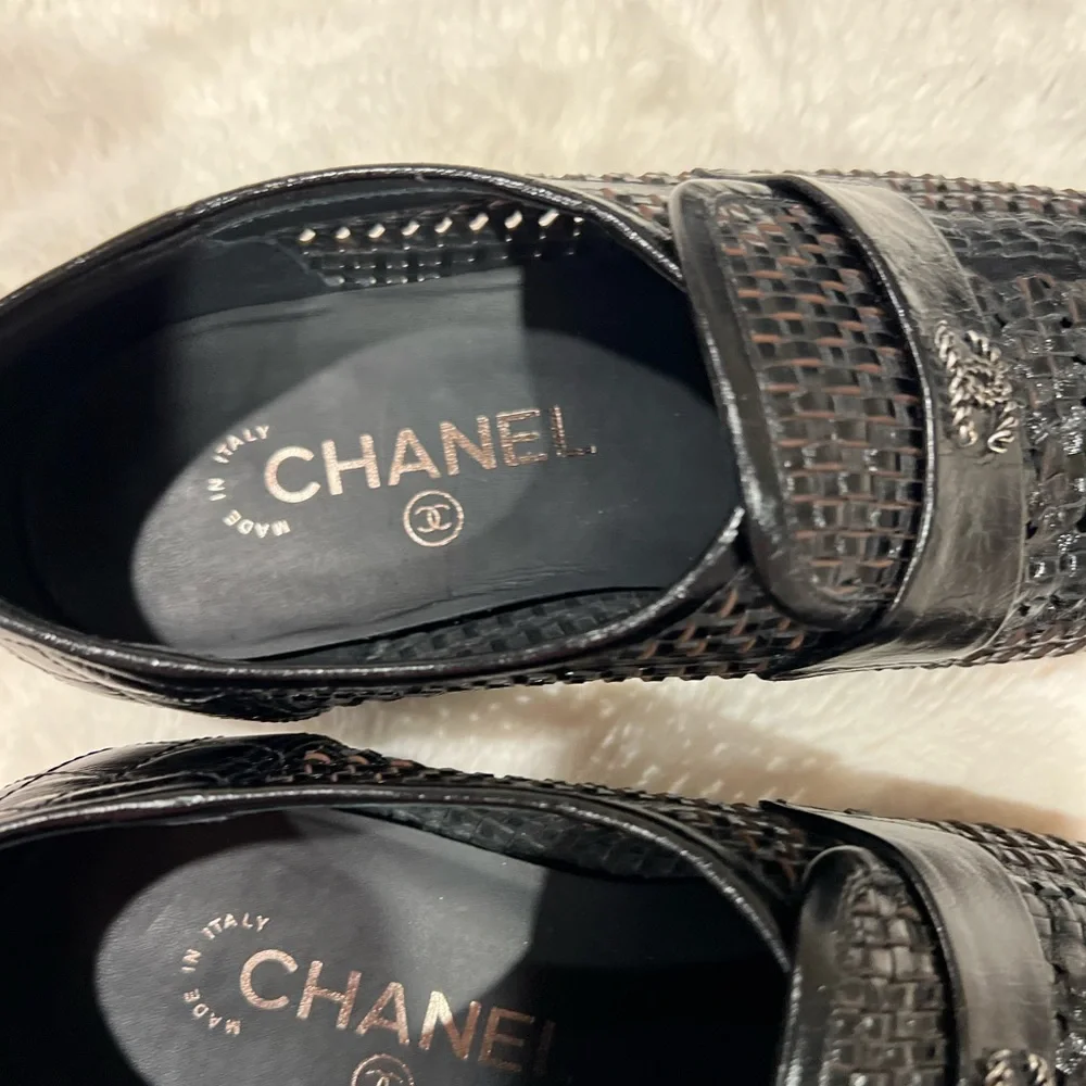 CHANEL ⭐️Woven leather black loafers 🔥